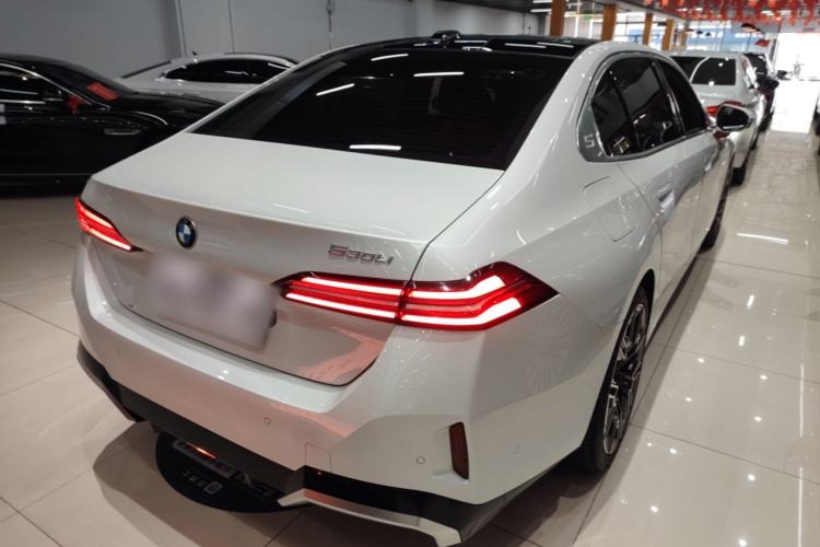 Used BMW 5 Series 2024 530Li Luxury Edition M Sport Package