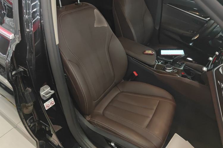 Used BMW 5 Series 2019 Facelifted 525Li Luxury Package
