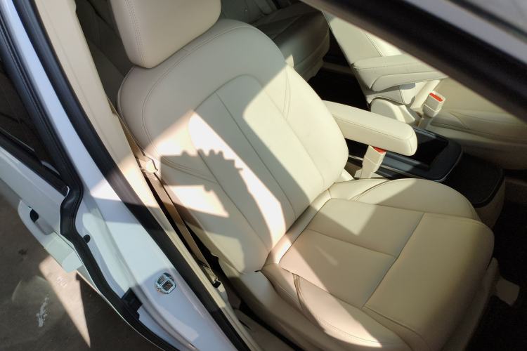 Used Buick GL8 New Energy 2025 Lu Shang Smart Enjoyment Edition 7-Seater
