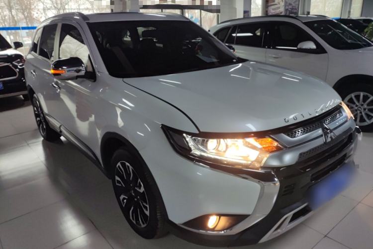 Used Mitsubishi Outlander 2020 2.0L Two-Wheel Drive Enjoyment Version 5 Seats
