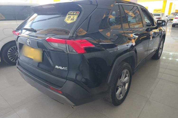 Used Toyota RAV4 2022 2.0L CVT Two-Wheel Drive Fashion Plus Edition
