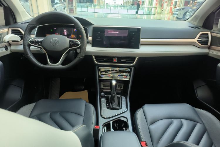 Used Volkswagen Tharu 2023 300TSI Two-Wheel-Drive Moonlight Edition
