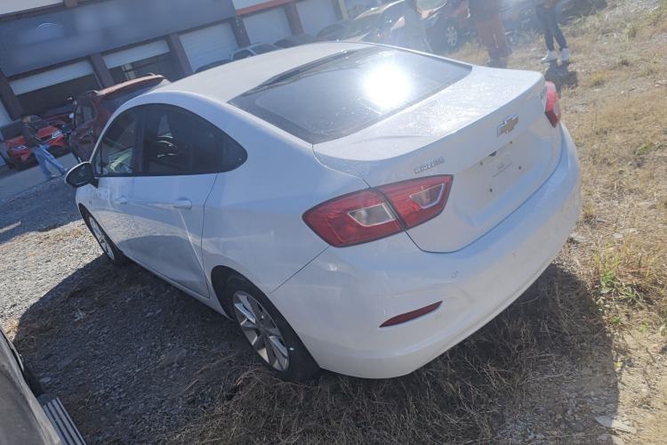 Used Chevrolet Cruze 2017 1.5L Automatic Pioneer Sunroof Edition
