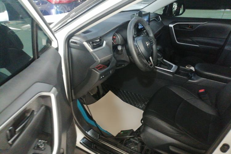 Used Toyota Wildlander 2024 2.0L CVT Two-Wheel Drive Leading Edition
