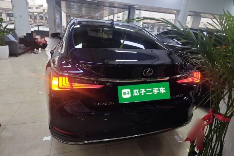 Used Lexus ES 2022 200 Excellence Edition
