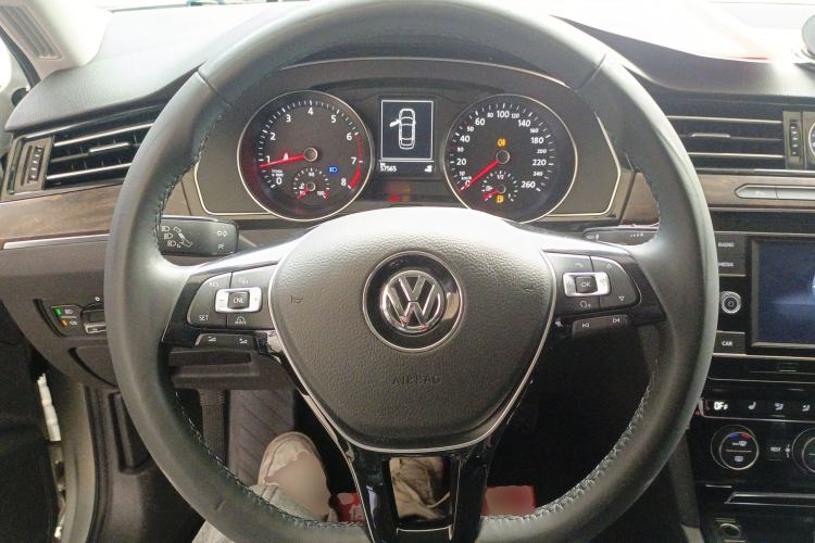 Used Volkswagen Magotan 2018 Facelift 330TSI DSG Luxury Model
