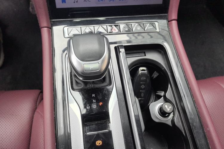 Used Hongqi H5 2024 2.0T Automatic Smart Connect Flagship Edition
