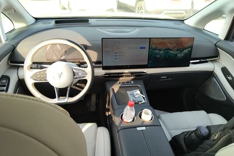 Used VOYAH Dream 2025 PHEV Four-Wheel-Drive Flagship Kunpeng Edition