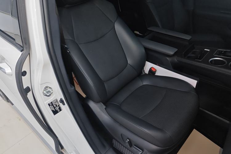 Used Toyota Granvia 2024 2.5L Hybrid Prestige PLUS Edition
