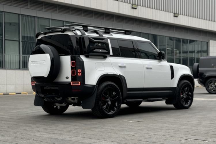 Used Land Rover Defender 2024 110 3.0T P400 Dark Edition
