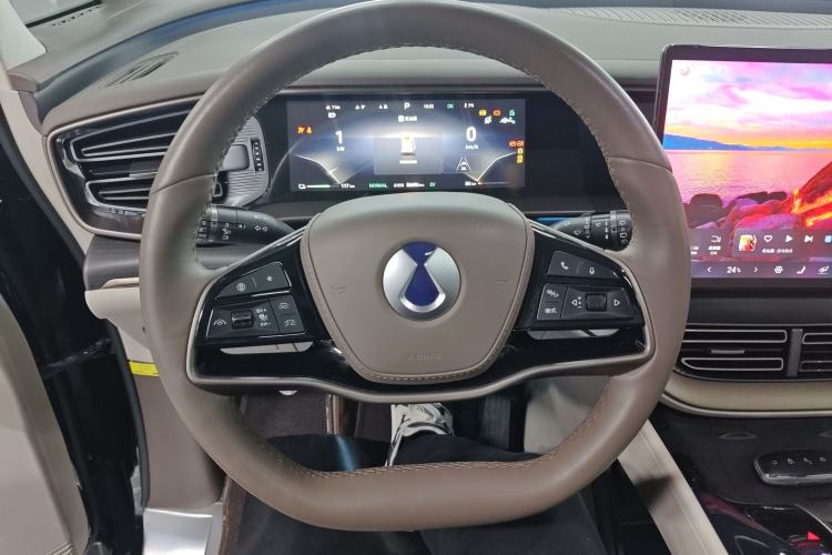 Used Denza D9 2022 DM-i 970 Four-Wheel Drive Flagship Model
