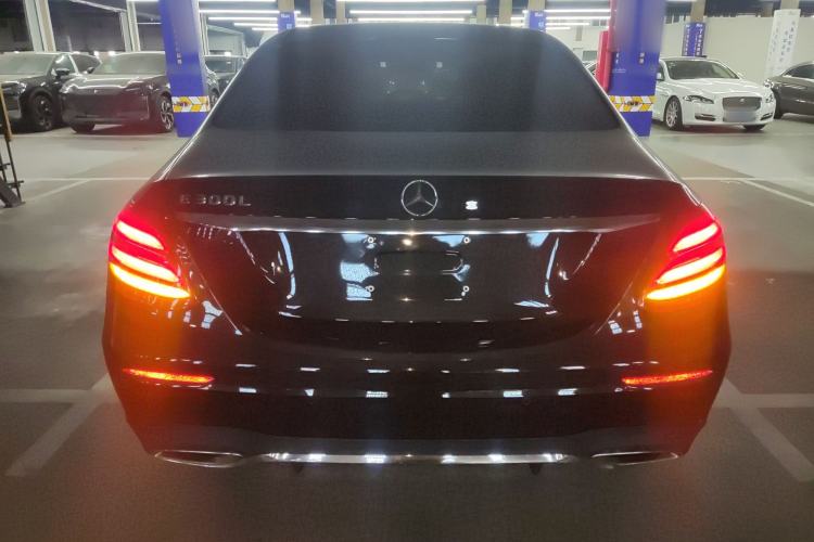 Used Mercedes-Benz E-Class 2016 E 300 L Sporty and Stylish Model
