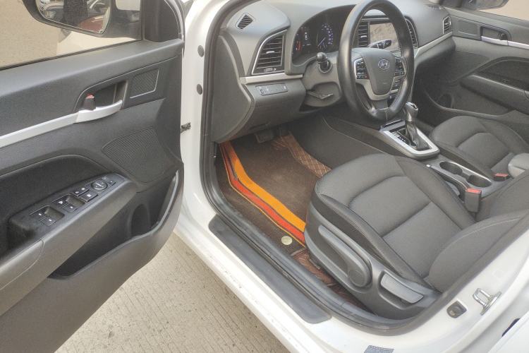 Used Hyundai Elantra 2016 1.6L Automatic ZhiXuan – Elite Version
