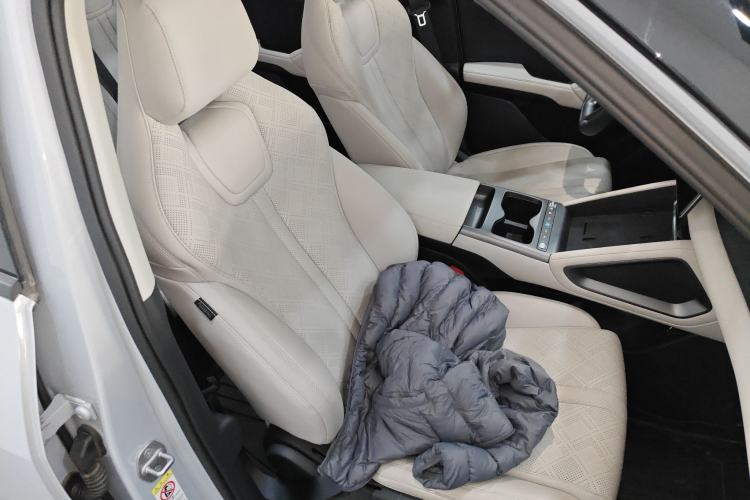 Used BYD Yuan UP 2025 Intelligent Driving Version 401 km Leading Edition