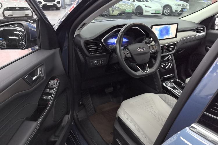 Used Ford Escape 2020 EcoBoost 245 Four-Wheel Drive Luxury Edition
