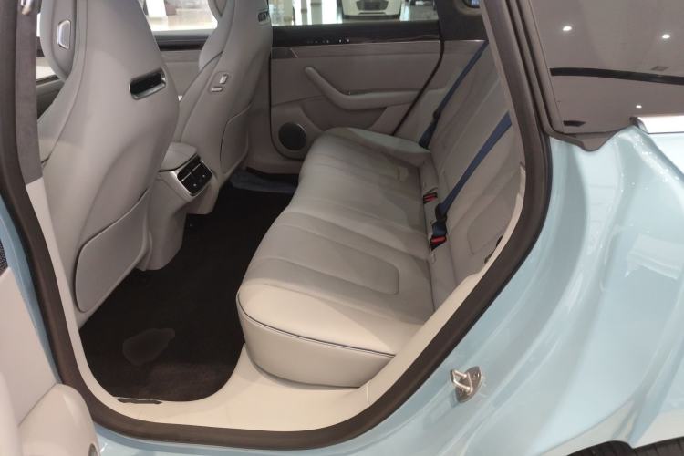 Used Hima Luxeed S7 2025 705 km Max
