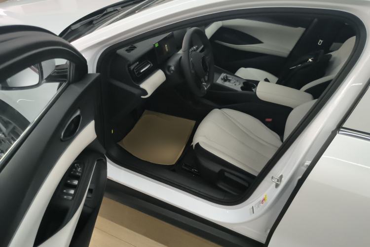 Used BYD Seal 06 New Energy 2024 DM-i 80KM Luxury Model
