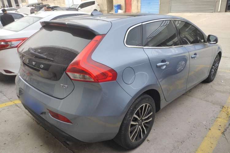 Used Volvo V40 2018 T3 Zhiyi Edition
