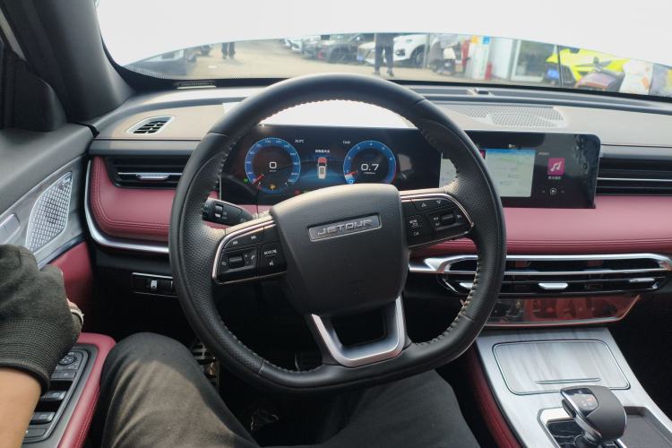 Used JETOUR X70 PLUS 2023 1.5T DCT Brave PLUS 5-Seater
