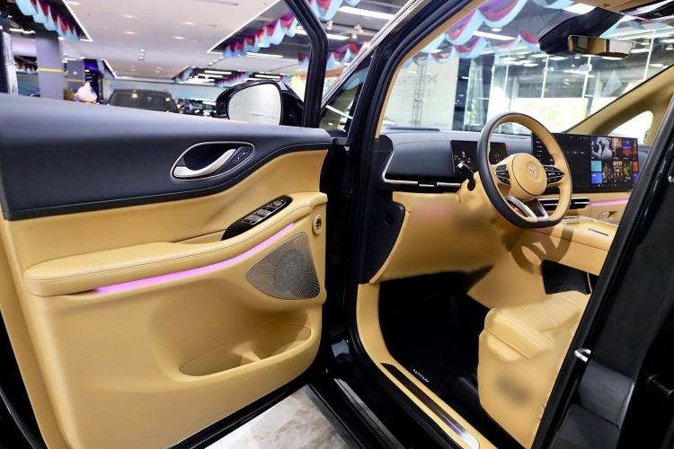 Used VOYAH Dream 2025 PHEV Four-Wheel-Drive Flagship Kunpeng Edition
