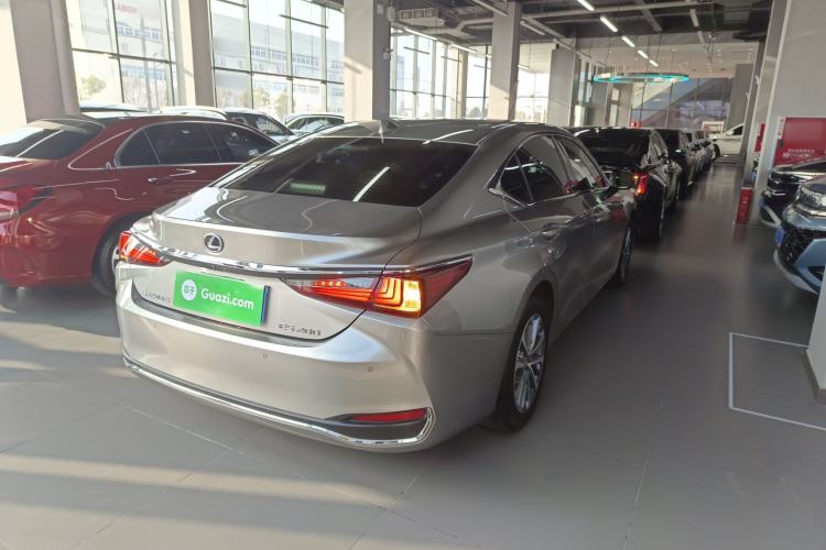 Used Lexus ES 2022 200 Excellence Edition

