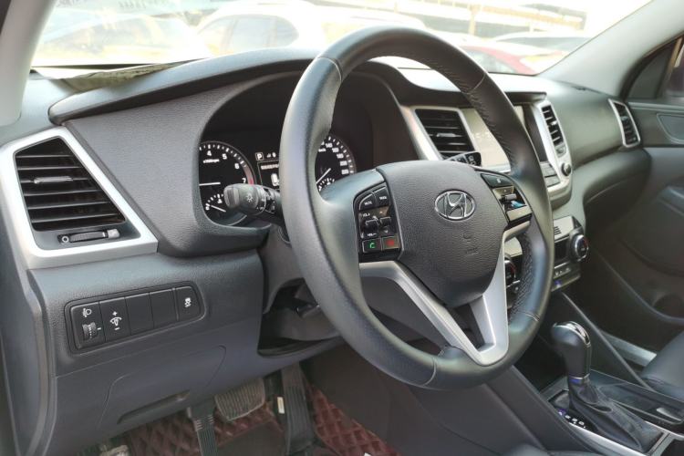 Used Hyundai Tucson 2015 1.6T Dual-Clutch Two-Wheel-Drive Smart Model
