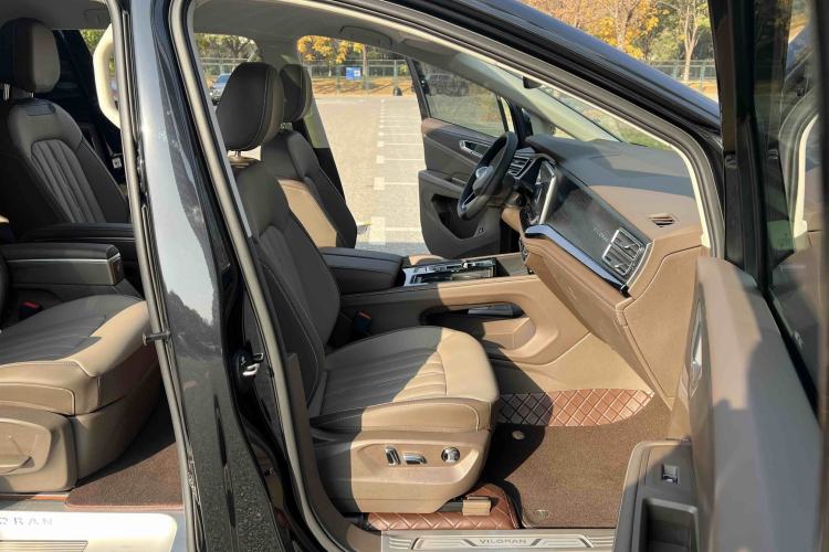 Used Volkswagen Viloran 2024 380TSI Luxury Edition
