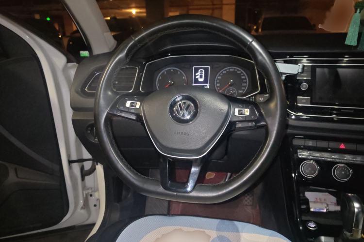 Used Volkswagen T-ROC 2018 280TSI DSG Two-Wheel-Drive Comfort Version China V Standard