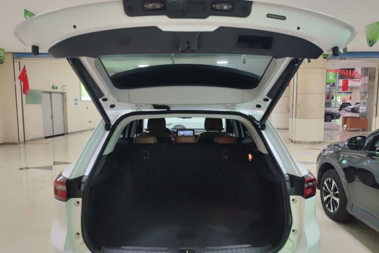 Used  Lingyun 2019 1.6T Two-Wheel Drive Diamond Edition
