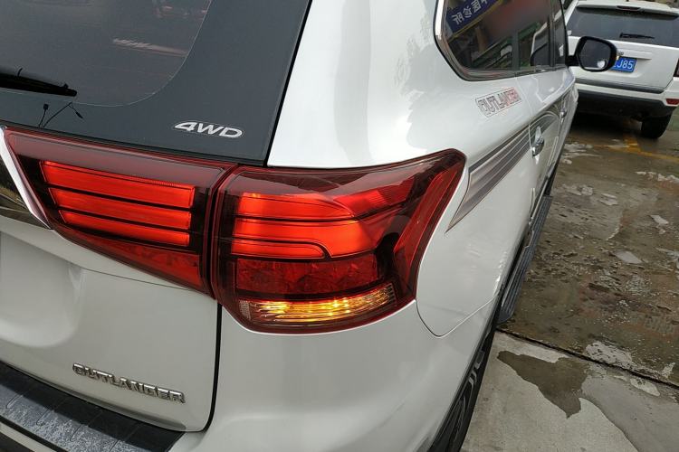 Used Mitsubishi Outlander 2018 2.4L 4x4 Elite Edition 5 Seats