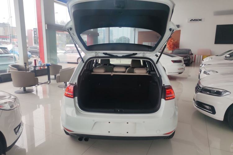 Used Volkswagen Golf 2017 230TSI Automatic Comfort Edition – Celebrating Milestone of One Million Units
