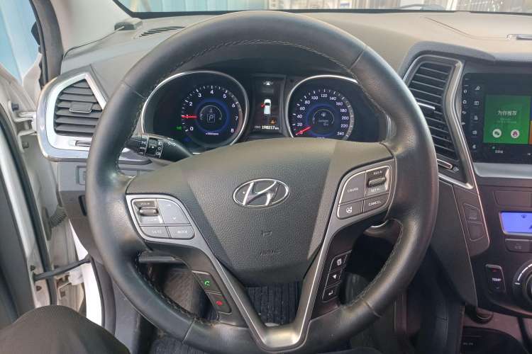 Used Hyundai Santa Fe 2013 2.4L Automatic Two-Wheel Drive Smart Version