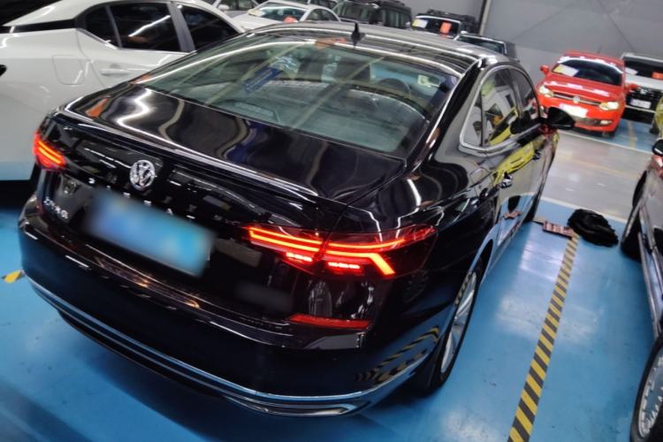 Used Volkswagen Passat 2020 330TSI Elite Edition China VI
