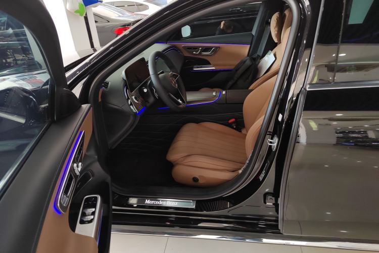 Used Mercedes-Benz E-Class 2025 Facelift E 300 L Fashion Edition
