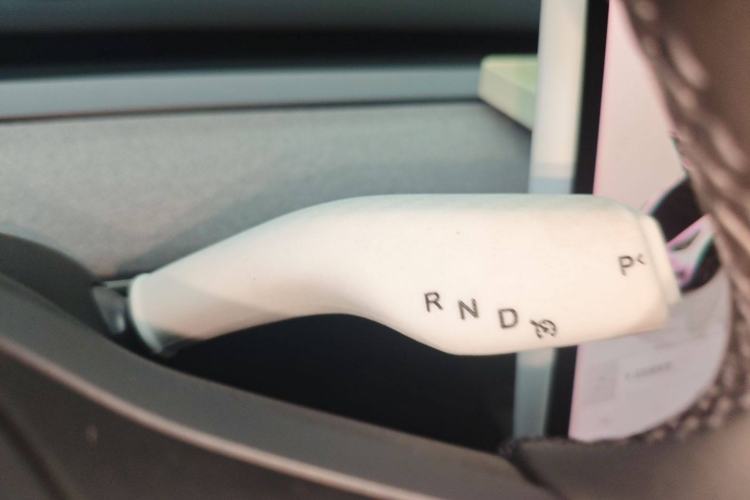 Used Tesla Model Y 2023 Rear-Wheel-Drive Version
