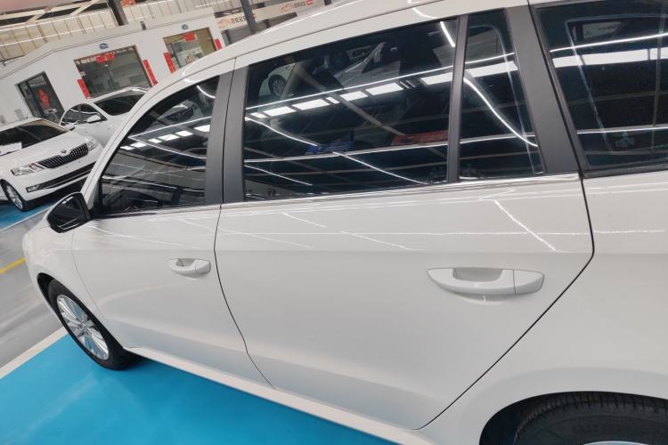 Used Volkswagen Gran Lavida 2013 1.6L Automatic Comfort Model
