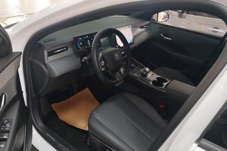 Used BYD Qin PLUS 2025 DM-i Smart Drive 55KM Leading Model