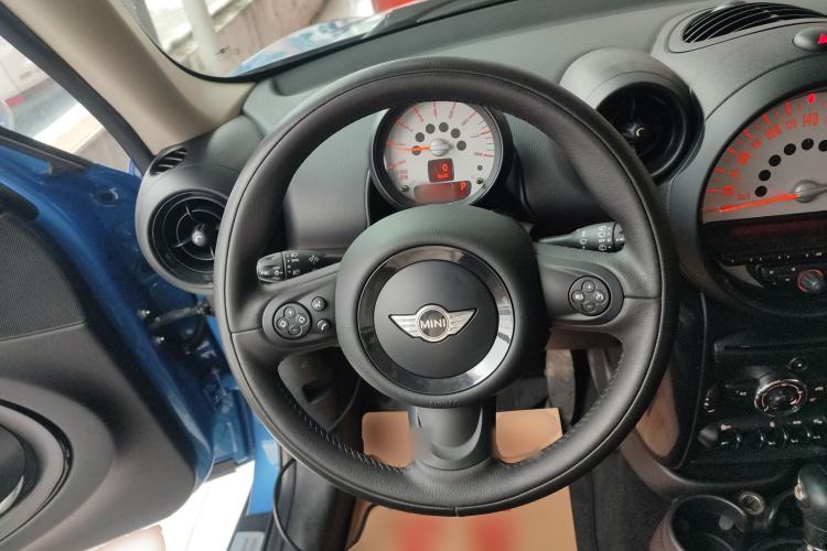 Used  Countryman 2014 1.6L COOPER Fun
