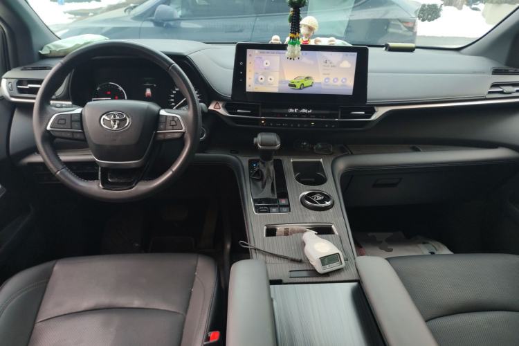 Used Toyota Sienna 2024 2.5L Hybrid Four-Wheel Drive Prestige Edition
