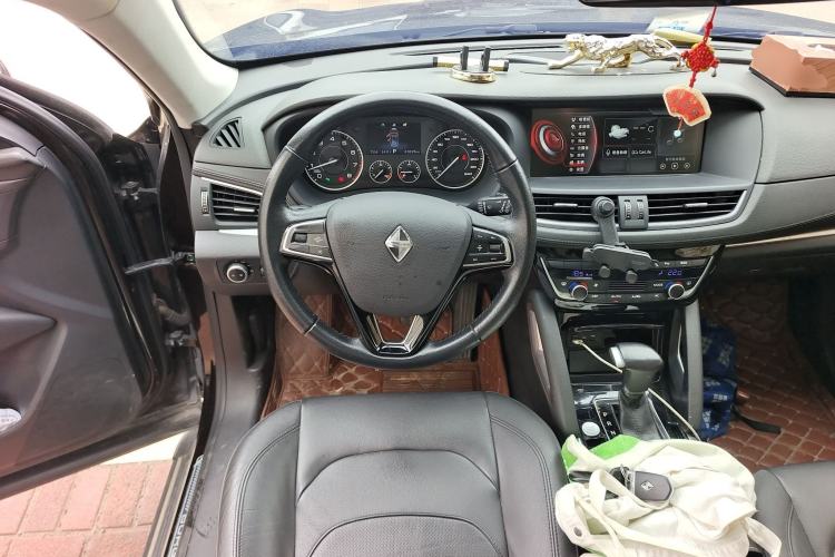 Used BORGWARD BX7 2016 28T Two-Wheel Drive Luxury Version 5 Seats
