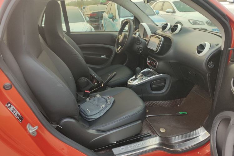 Used  fortwo 2015 1.0L 52 kW hardtop Dynamic version
