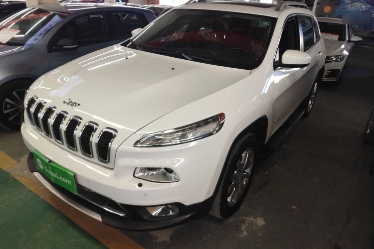 Used  Cherokee 2016 2.4L Superior Edition

