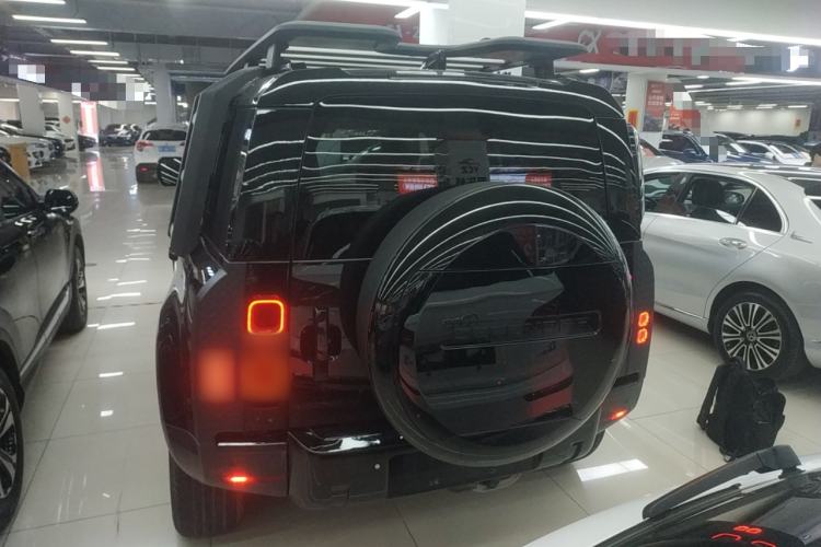 Used Land Rover Defender 2023 Facelift 110 3.0T P400 Dark Edition
