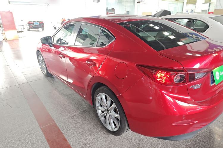 Used Mazda Mazda 3 Axela 2014 Sedan 2.0L Automatic Sport Model