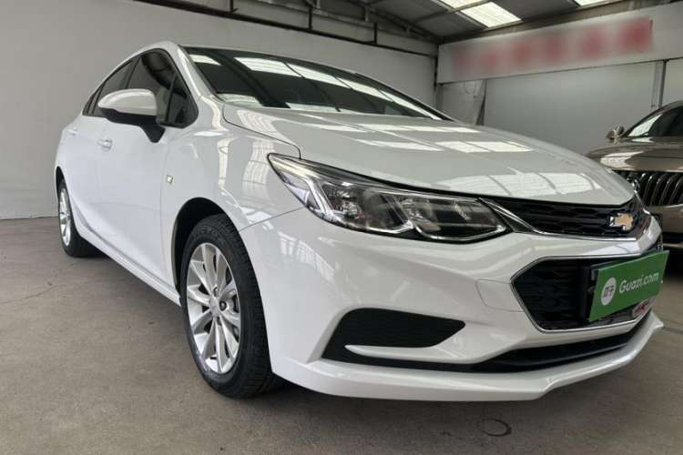 Used Chevrolet Cruze 2018 320 Automatic Pioneer Sunroof Edition
