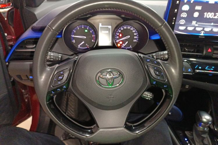 Used Toyota IZOA 2020 2.0L Yichi Version
