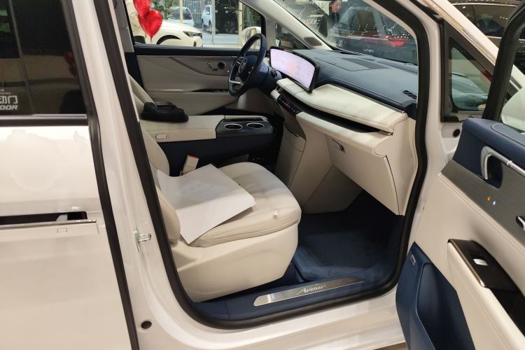 Used Buick GL8 New Energy 2024 Lu Zun Luxury Edition 6-Seater
