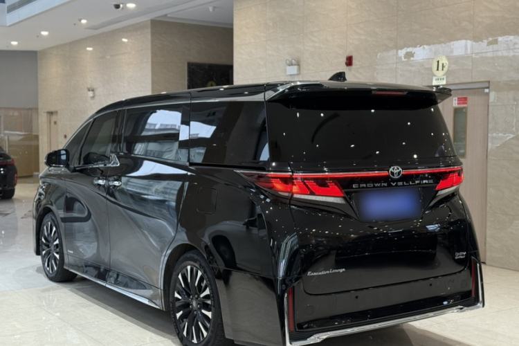 Used Toyota Vellfire 2024 Crown Dual-Engine 2.5L Ultimate Edition
