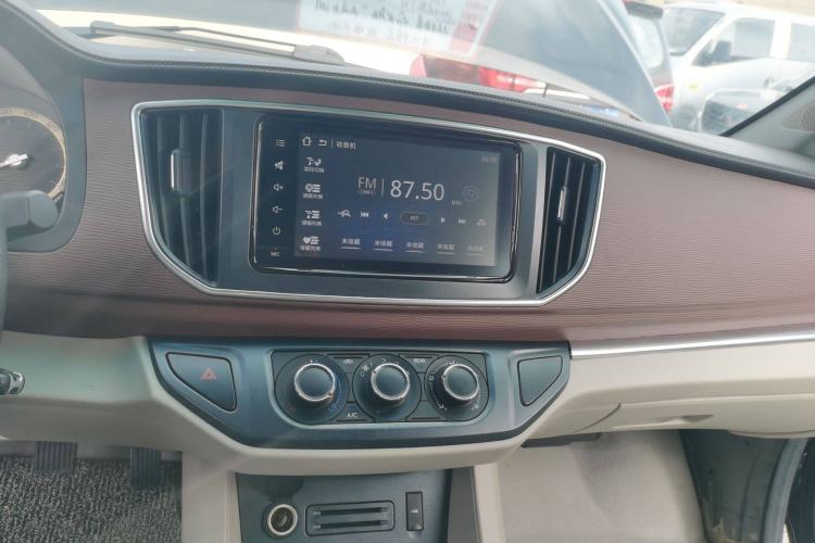 Used FORTHING Lingzhi 2019 M5L 1.6L 7-Seater Luxury Model China VI Standard
