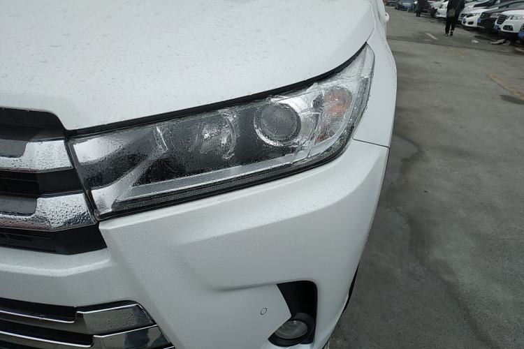 Used Toyota Highlander 2018 2.0T Four-Wheel Drive Luxury Version 7 Seats China VI Standard
